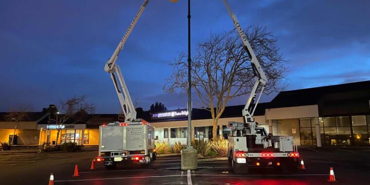 Exterior High Reach Lighting Maintenance Commercial Lighting Service